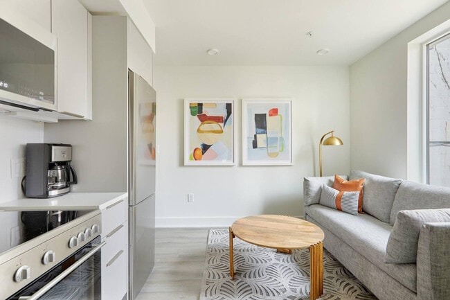 818 Potomac Ave SE in Washington, DC - Building Photo - Building Photo