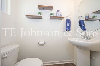 5624 Baverhof Dr in Greensboro, NC - Building Photo - Building Photo