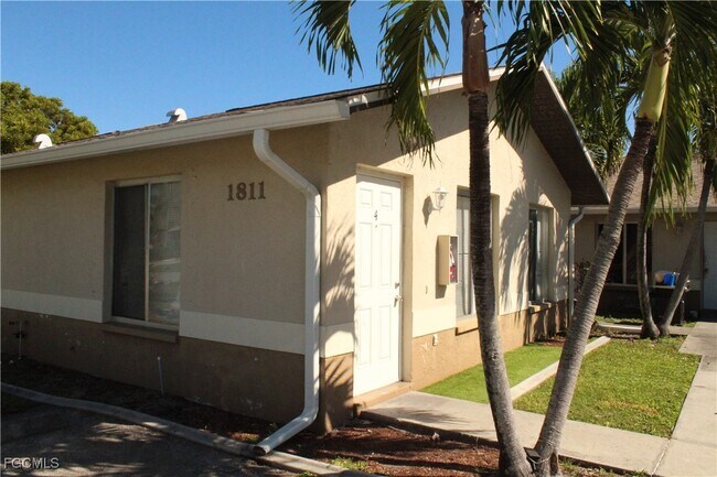 1811 SE 15th Pl in Cape Coral, FL - Building Photo - Building Photo