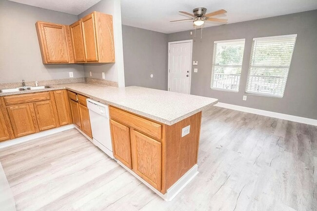 property at 2920 E Columbus Dr