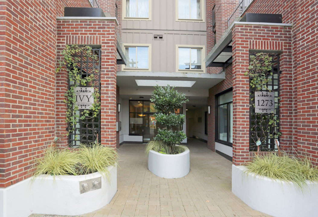 Ivy on Marine in North Vancouver District, BC - Building Photo