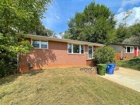 58 Longview Rd in Asheville, NC - Building Photo