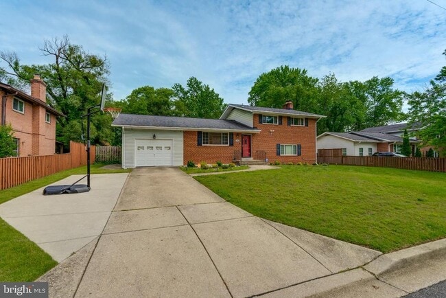 7310 Wessex Dr in Temple Hills, MD - Building Photo - Building Photo