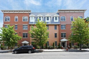 974 Summit Ave in Jersey City, NJ - Building Photo