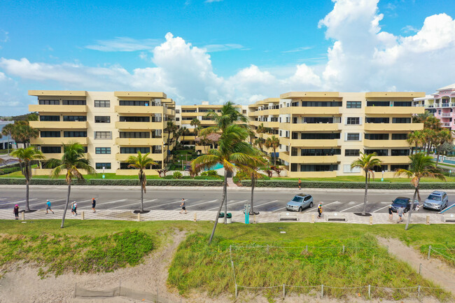 Beach House in Deerfield Beach, FL - Building Photo - Building Photo