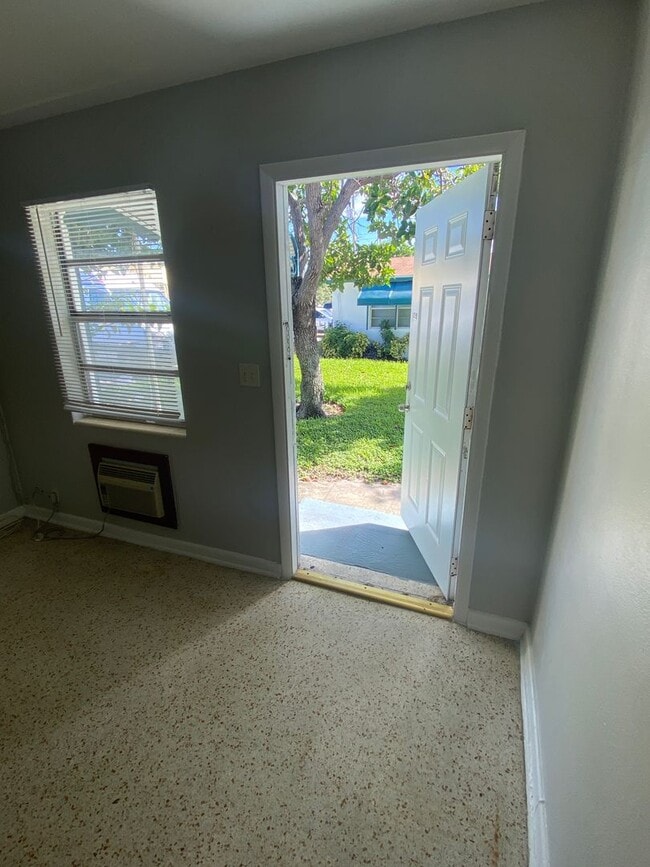 711 Gotham Ct in West Palm Beach, FL - Building Photo - Building Photo