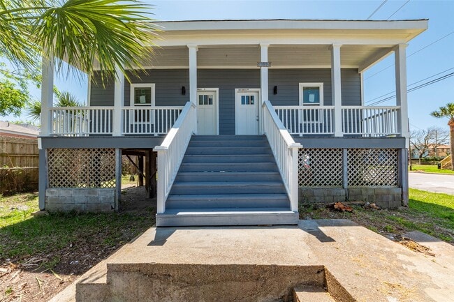 2127 Avenue O in Galveston, TX - Building Photo - Building Photo