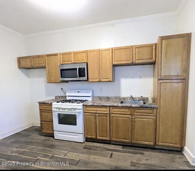 1220 Schlager St in Scranton, PA - Building Photo - Building Photo
