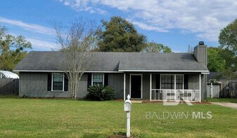 8667 Brook Ln in Fairhope, AL - Building Photo