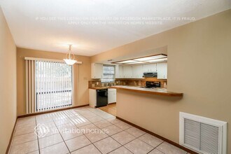 10992 124th Ave N in Largo, FL - Foto de edificio - Building Photo