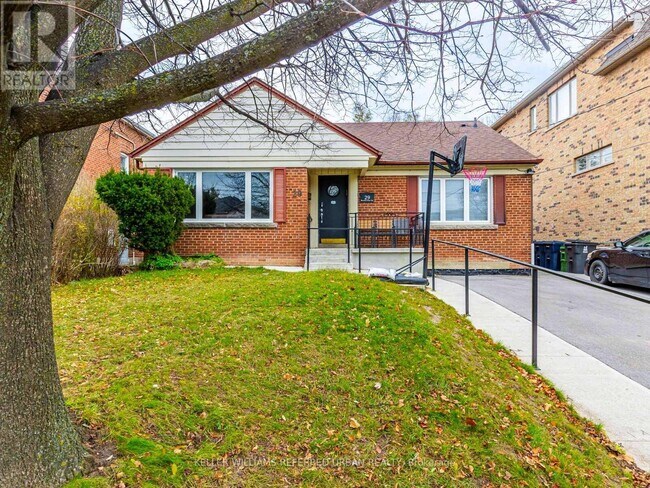29 Brookview Dr in Toronto, ON - Building Photo - Building Photo