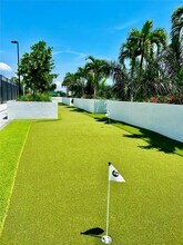 1330 West Ave, Unit 710 in Miami Beach, FL - Building Photo - Building Photo
