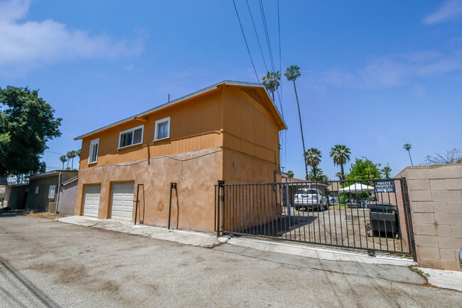 958 S Garey Ave in Pomona, CA - Building Photo - Building Photo