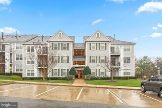 10018 Vanderbilt Cir, Unit 10 in Rockville, MD - Building Photo - Building Photo