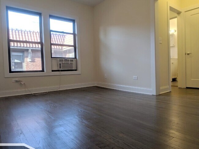 2641 N Spaulding Ave in Chicago, IL - Building Photo - Building Photo