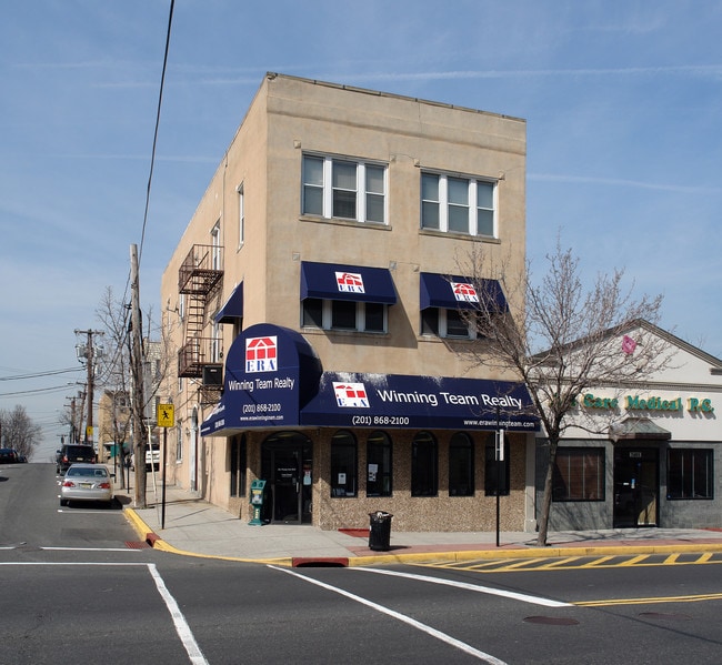 7401 Bergenline Ave in North Bergen, NJ - Building Photo - Building Photo