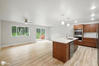 7145 N Paw St in Wasilla, AK - Building Photo - Building Photo