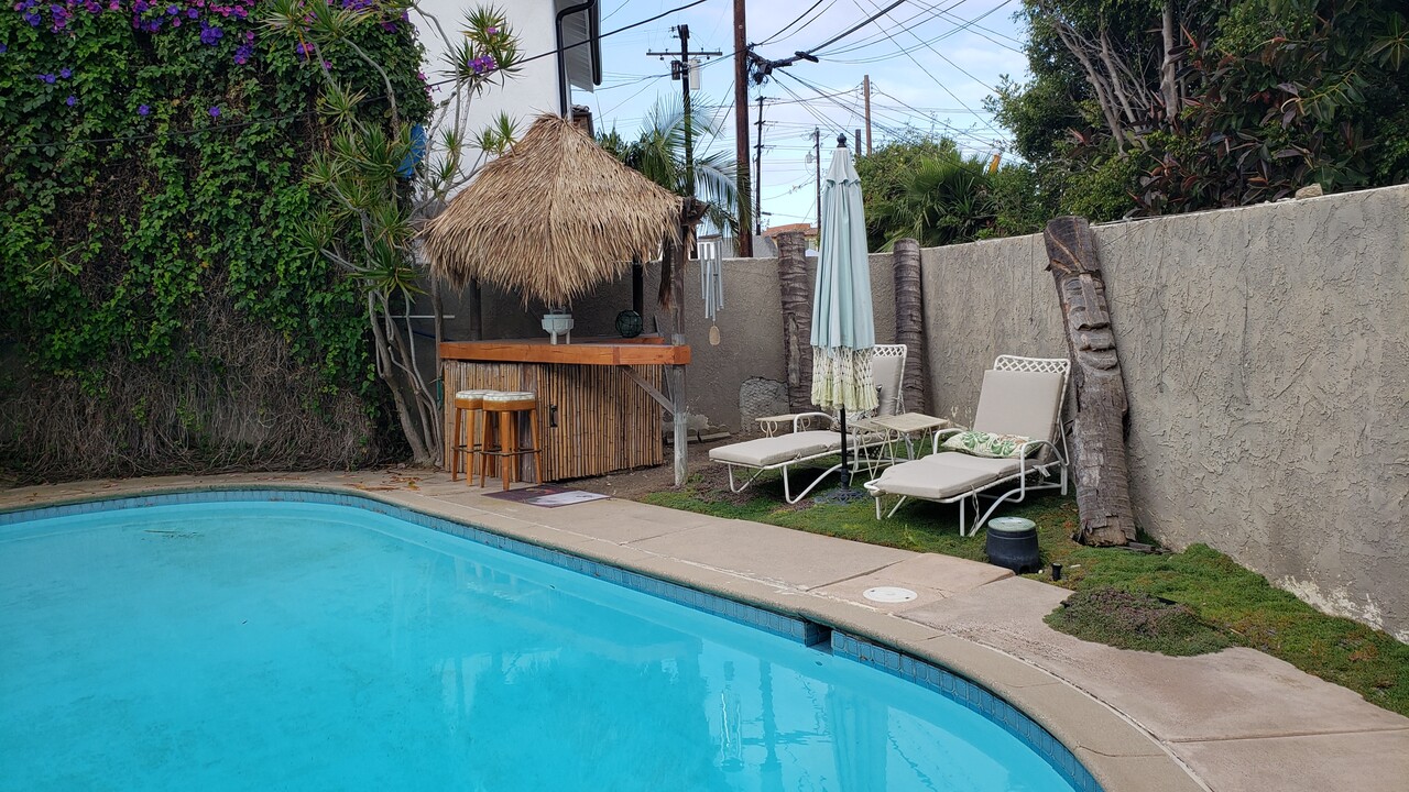 1517 Orange Ave in Costa Mesa, CA - Foto de edificio