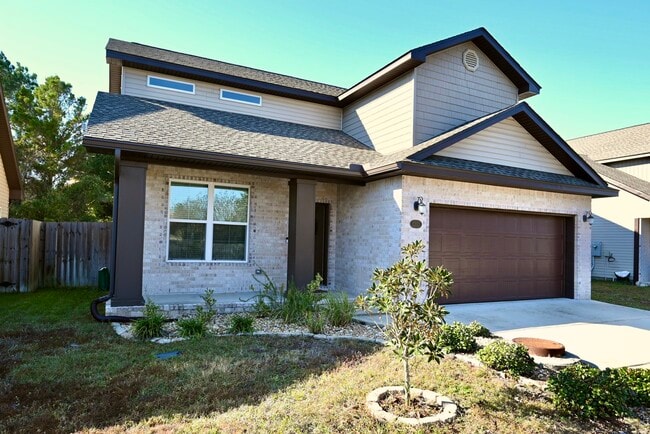 2315 Hadleigh Hills Ct in Navarre, FL - Building Photo - Building Photo