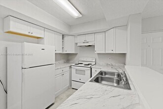 5520 NW 61st St in Coconut Creek, FL - Foto de edificio - Building Photo