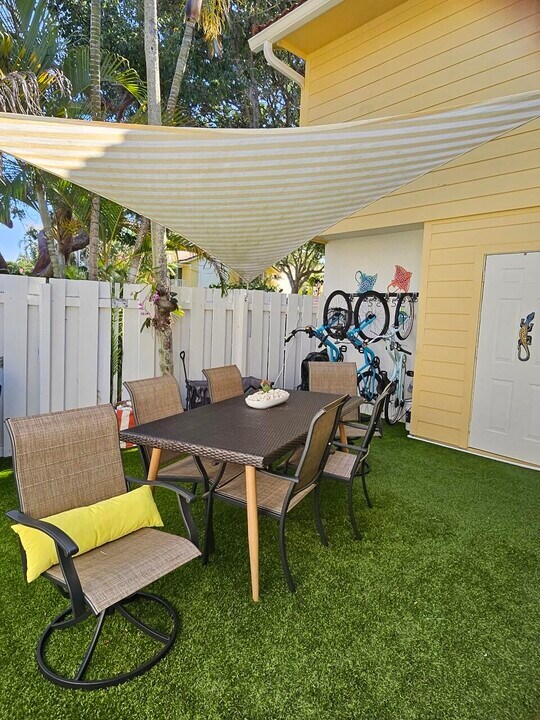 226 Seabreeze Cir in Jupiter, FL - Building Photo