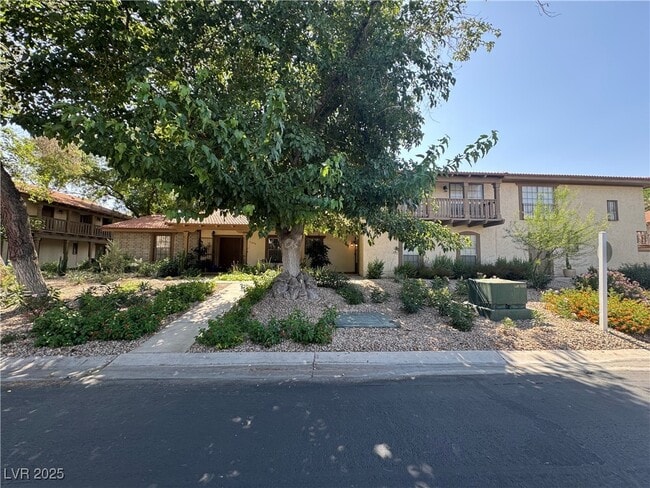 property at 3109 Pinehurst Dr