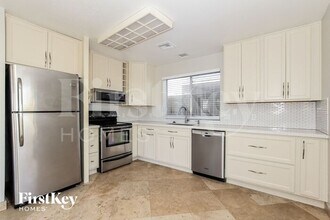 3954 W Camino Del Rio in Glendale, AZ - Building Photo - Building Photo
