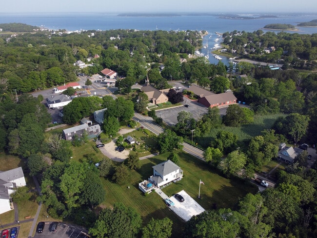 351 Barlows Landing Rd in Bourne, MA - Building Photo - Building Photo