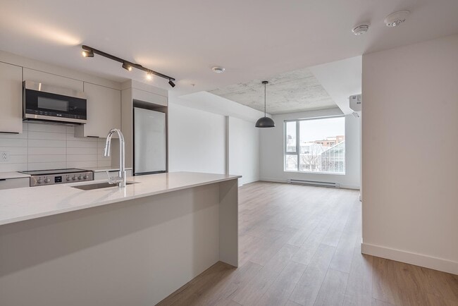 property at 2198 Boul. de Maisonneuve E