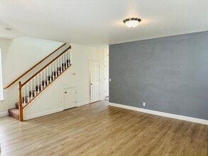 13805 NE 63rd St in Vancouver, WA - Building Photo - Building Photo