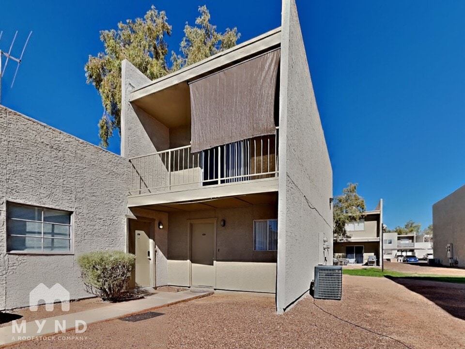 2828 E Tierra Buena Ln in Phoenix, AZ - Foto de edificio