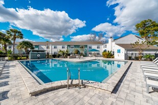 The Palms at Casselberry Apartamentos