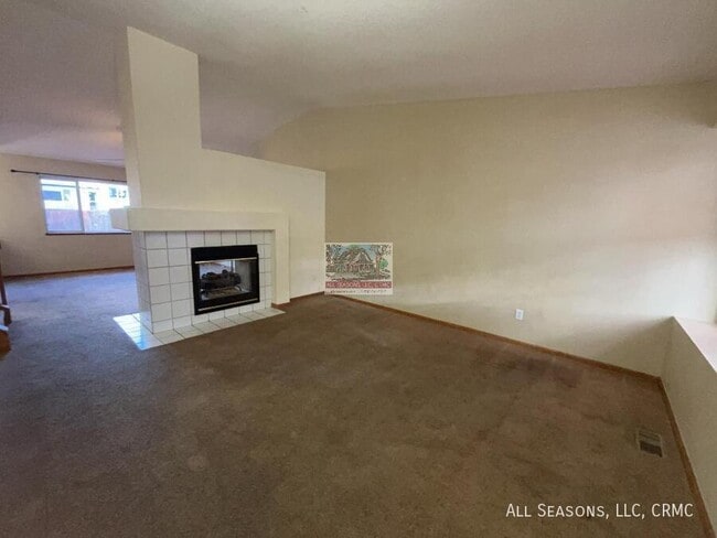 5921 Fossil Dr in Colorado Springs, CO - Building Photo - Building Photo