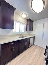 126 Lisa Ln-Unit -#C in Costa Mesa, CA - Building Photo - Building Photo