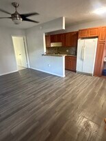 1860 Venice Park Dr, Unit 124 in North Miami, FL - Building Photo