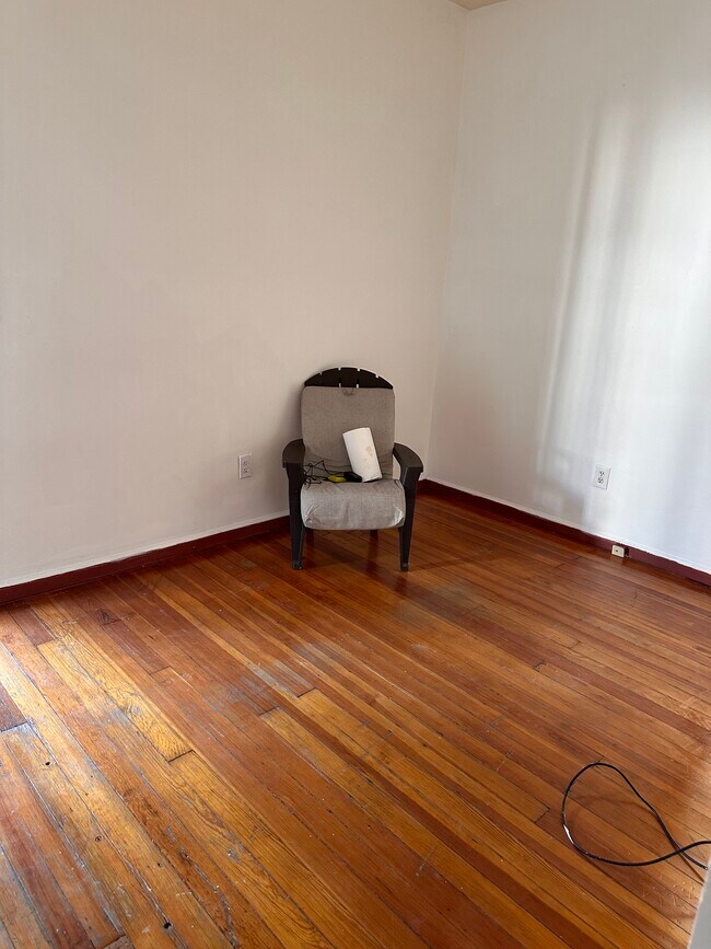 1584 Van Vranken Ave, Unit R1 in Schenectady, NY - Building Photo - Building Photo