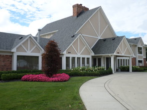 Rudgate Manor in Sterling Heights, MI - Foto de edificio - Building Photo