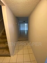 1832 Amberly Ave-Unit -Unit T4 in Orlando, FL - Building Photo - Building Photo