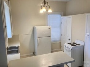 4908 Ave Q 1/2 in Galveston, TX - Building Photo - Building Photo