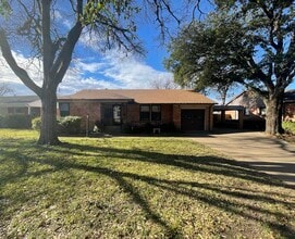1848 Swan Dr in Dallas, TX - Building Photo - Building Photo