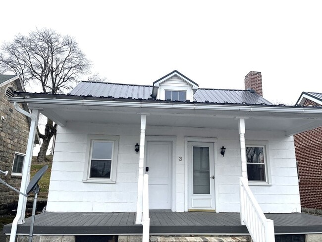 7325 Molly Pitcher Hwy in Greencastle, PA - Building Photo - Building Photo