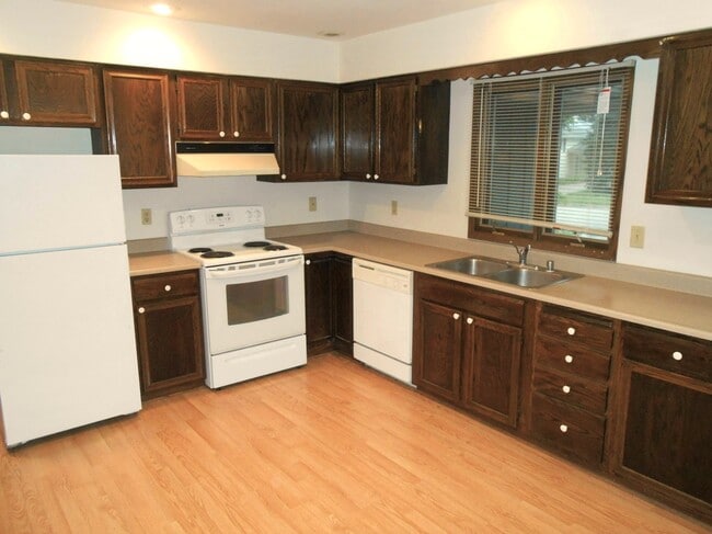 1701 Elka Ln in Madison, WI - Building Photo - Building Photo
