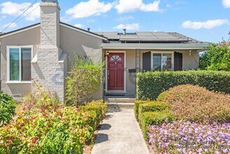 1697 140th Ave in San Leandro, CA - Foto de edificio - Building Photo