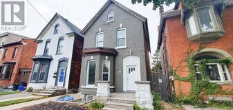 77 Victoria Ave N in Hamilton, ON - Building Photo