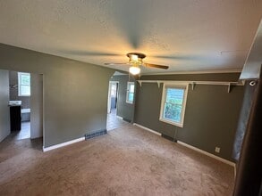 2690 Hatton Rd in Auburn Hills, MI - Building Photo - Building Photo
