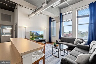 511 N Broad St in Philadelphia, PA - Building Photo - Building Photo