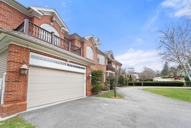 75 Woodfall Rd in Belmont, MA - Building Photo - Building Photo