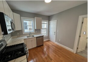 33 Hancock St, Unit 2 in Somerville, MA - Building Photo
