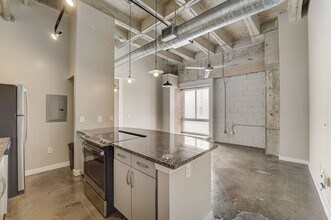 Hermann Park Lofts in Houston, TX - Foto de edificio - Building Photo