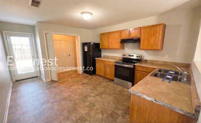 183 Cloverbrook Dr in Harvest, AL - Building Photo - Building Photo